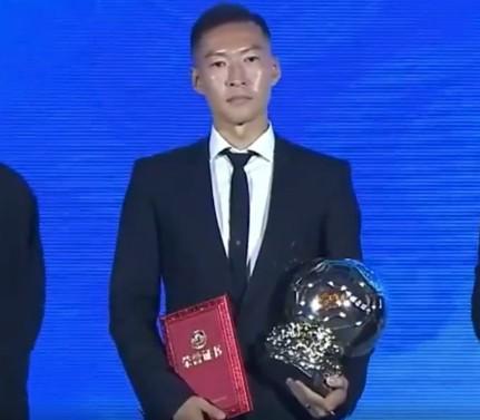 世界杯下注-吴曦：我希望年轻球员20岁就能爆发；不断前插助攻是我的风格