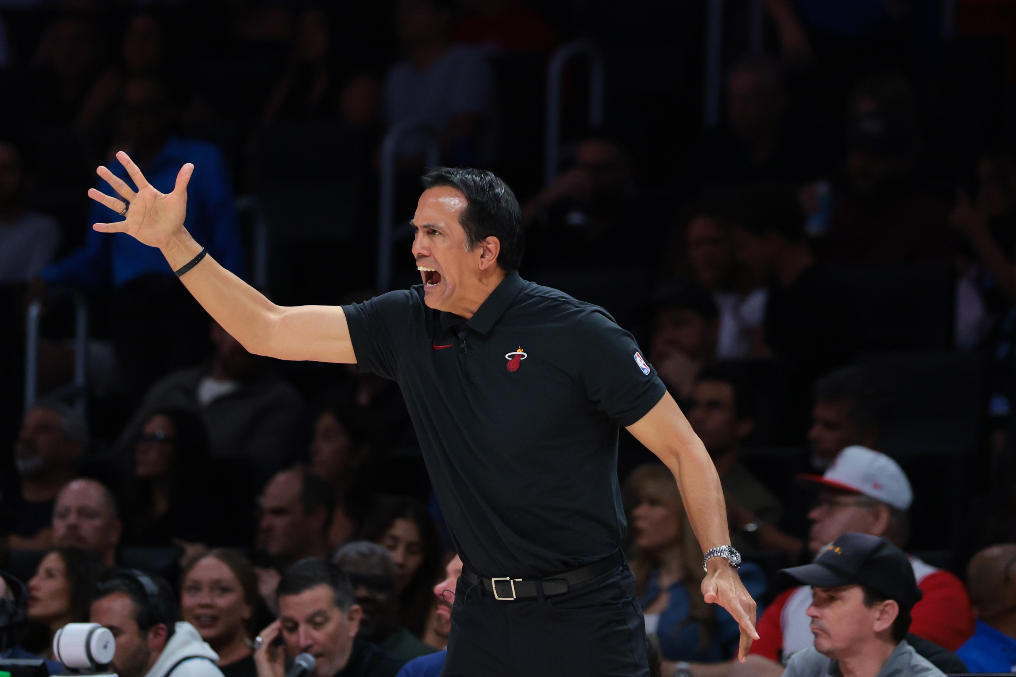 世界杯下注-热火魔术裁判报告：全场无漏判错判！吹热火5秒违例为正确判罚